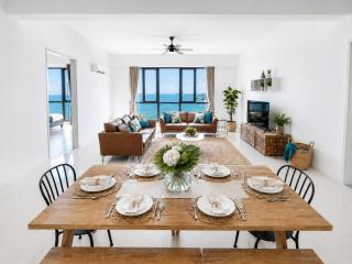 High Floor Family Seaview 3BR for 10 Bathtub & Sauna Jazz Suites Gurney - 9