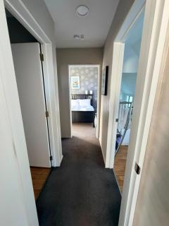 15 Minutes Walk to Stadium - 2 Car parks 2 Bedroom - 5