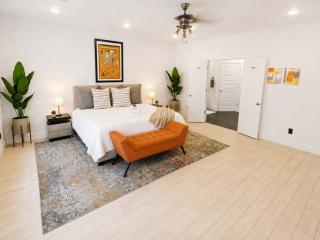 Modern 4-Story Townhome Med Center Sleeps 8 - Houston - 9