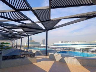 Zeta Suites 3BR with City View & Pool Access - 9