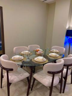 Zeta Suites 3BR with City View & Pool Access - 1