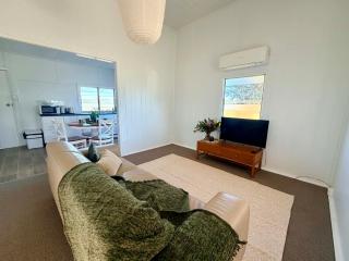 Kendall Cottage - 2