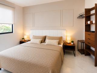 Luxury 3BR Family Condo 10 Min to 5th Ave - 3