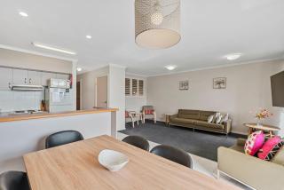 Yarrawonga Lakeside Apartment 31 - 6
