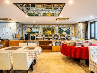Aaron Riverview Hotel - 2