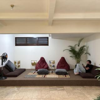 Base Seven Hostel - 6