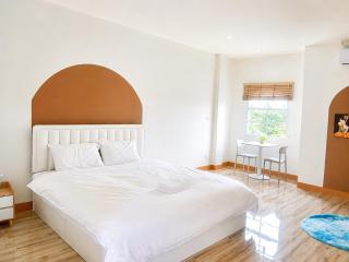 โรงแรม JP Lucky Lux Hotel - 8