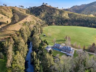 Hunter Valley Estate on 200 Acres with Private River and Pool - 8