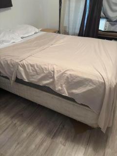 Private Bedroom & Full Size Bed - 7