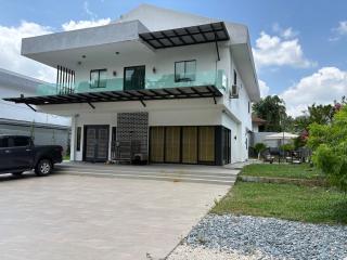 Villa with Office, Gym, Jacuzzi & Dryer near CIQ - 2