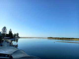 Ocean View 1BR Large Corner Balcony - 3
