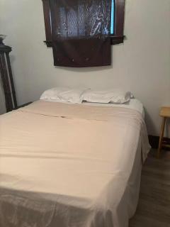 Private Bedroom & Queen Bed - 0