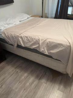 Private Bedroom & Queen Bed - 5