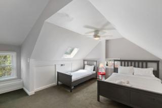 Massive 5BR Historic CozySuites House - 4