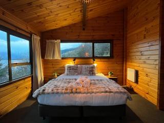Family-Friendly Chalet Mountain Views - 7