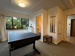 Family-Friendly Chalet Mountain Views - 1