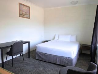 The Park Motel - 6
