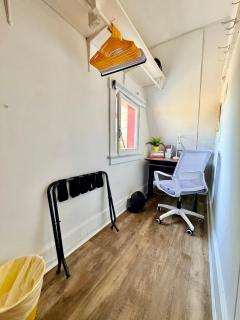 Private Tiny Room With Shared Bathroom 10 Minutes To SeaTac Airport - 2