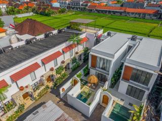 Villa Lia - Stylish 2BR Private Pool Near Seseh, Canggu - 4