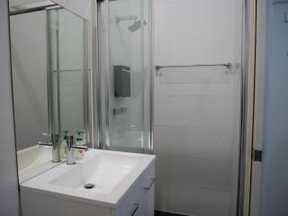 Chic Bondi Studio: 400 mtrs to Surf, Wifi & AC - 4