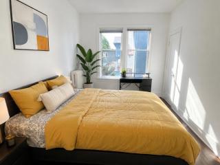 Stylish Furnished 2 Bedroom West End Living - 4