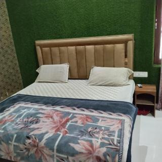 Park,s Hotel Babrala - 5