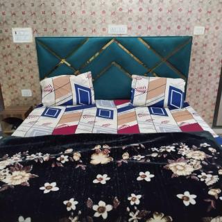 Park,s Hotel Babrala - 1