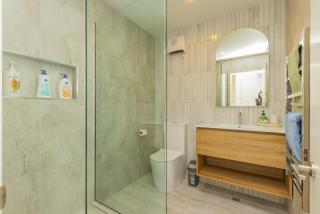 Brand New Designer 2BR 2Bath w Garage Central Chch - 3