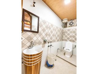 Hotel Lake View Nainital -Scenic Lakeside Retreat Near Mall Road with Cozy Rooms & Stunning Lake Views - 4