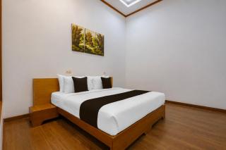 Townhouse Oak Hotel Pondokan Tjiburial - 7