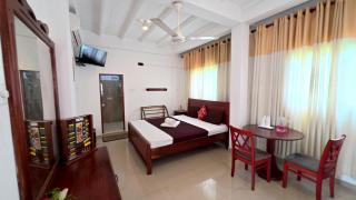Kethumathi Hotel & Banquet Hall - 7
