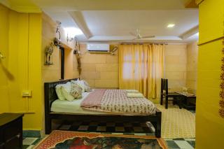 Hotel Surja Jaisalmer - 1