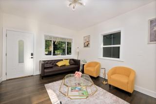 Comfortable 3BR-2BA Home for Families and Groups - 4