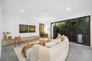 Brand New luxury Family! - 4