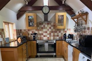 Granary Barn A Rural Retreat - Private Hot Tub - 9