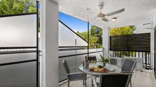 Spacious Dual-Key Resort Stay at Palm Cove - 9