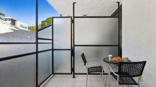 Palm Cove Studio with King Bed and Pool Myrtle Studio - 8