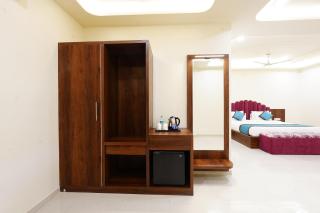 Radiant Retreat Hotel and Resorts - 5