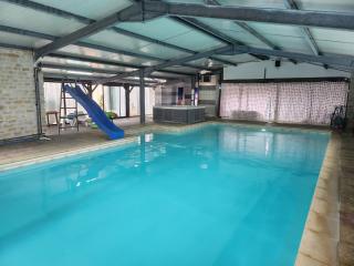 Manola avec piscine couverte à 150m - 0