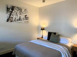 THE WATERFRONT APARTMENTS 1 Bedroom Studio Apartment with Street Views located on the Geelong Waterfront - 4407 - 3