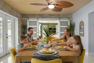 Seminole Retreat W Screened Pool & 3 King Beds - 6