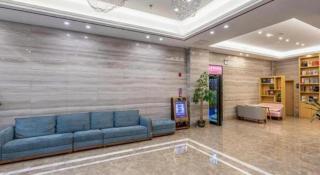 Kyriad Marvelous Hotel Yiyang Xiufeng Park - 2