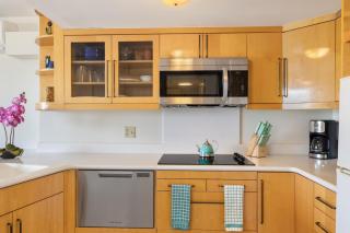 1341- Ilikai Collection 7- Gorgeous Sunset and Beachfront Condo - 1