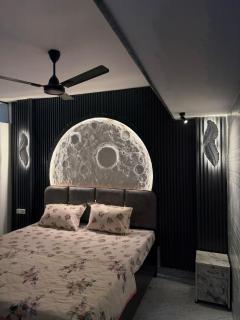Midnight Moon Stay - 0