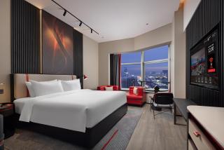 Radisson RED Hotel Zhuhai Gongbei Port - 3