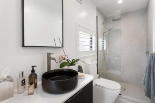 Boutique Sophisticated One Bedroom Hideaway - 2