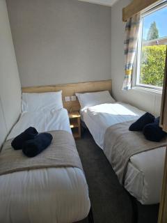 Poole Hideaway - Rockley Park - 3