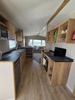 Poole Hideaway - Rockley Park - 8