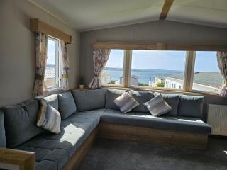 Poole Hideaway - Rockley Park - 5