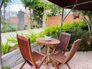 Brandon Bloom Beacon - Villa Dalat - 1